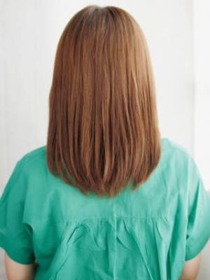 ツヤ感ナチュラルストレートスタイル