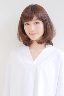 大人女性の小顔レイヤーボブ