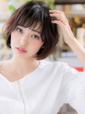 耳かけも◎斜めバング×前下がりの黒髪大人ボブ　無造作