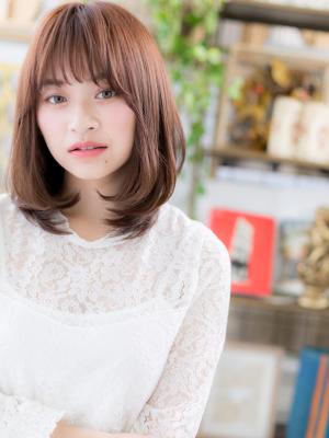 センターパートで小顔♪ワンカールストレート　ブランジュ