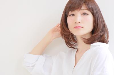 大人女性の小顔レイヤーボブ