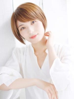 大人可愛いショートボブスタイル