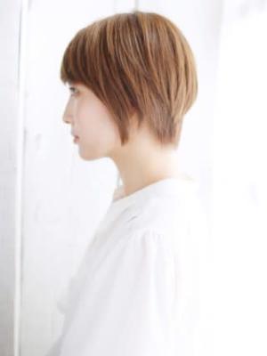 大人可愛いショートボブスタイル