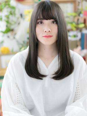 黒髪クールな小顔ワンカールセミロング　厚めバング