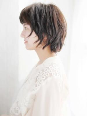 ふんわりシルエットの外ハネボブスタイル