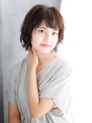 ふんわりシルエットの外ハネボブスタイル