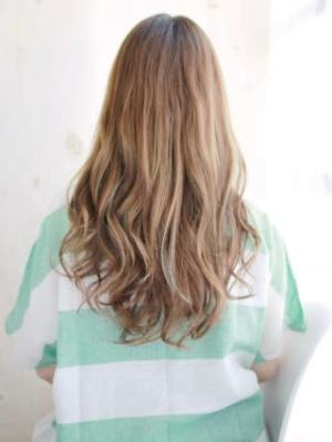 大人可愛いボリュームミックスカール