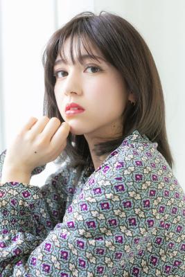グレージュナチュラルストレート大人かわいい透明感カラー