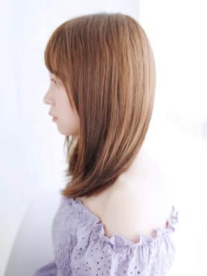 ツヤ感ナチュラルストレートスタイル