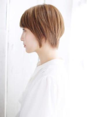 大人可愛いショートボブスタイル