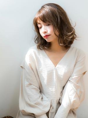 フェミニンボブ