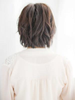 ふんわりシルエットの外ハネボブスタイル