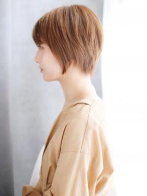 大人可愛いショートボブスタイル
