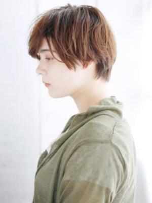 ふんわり大人外ハネショート