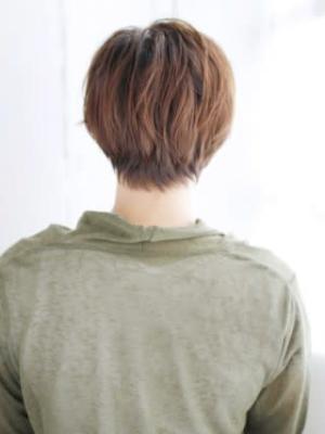 ふんわり大人外ハネショート