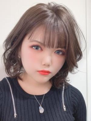 顔周りで魅せるクールミディ