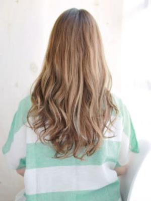 大人可愛いボリュームミックスカール