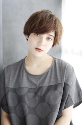 ふんわり大人外ハネショート