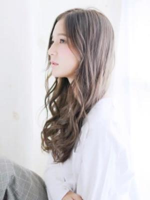 透け感ベージュのミックスカール