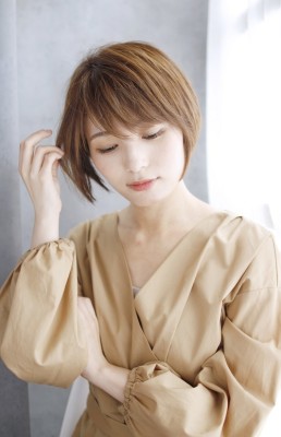 20代30代40代 知的な表情・レディショート【烏丸】 20代30代40代 知的な表情・レディショート【烏丸】のイメージ画像
