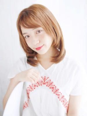 ショートバングのレイヤースタイル