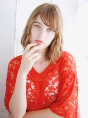 透け感バングのセミウエットミックスカール
