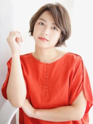 かきあげバングの外ハネカールスタイル