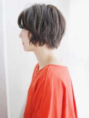 かきあげバングの外ハネカールスタイル