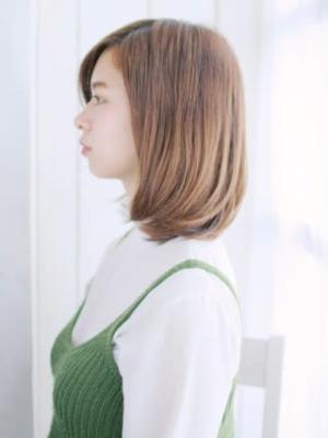 透け感センターパートのクールボブ