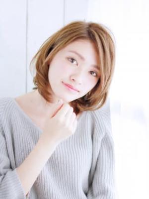 内巻きボブスタイル