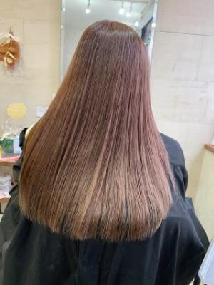 ナチュラルピンクベージュストレートヘア重軽い