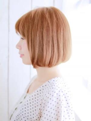 大人可愛いナチュラルボブスタイル