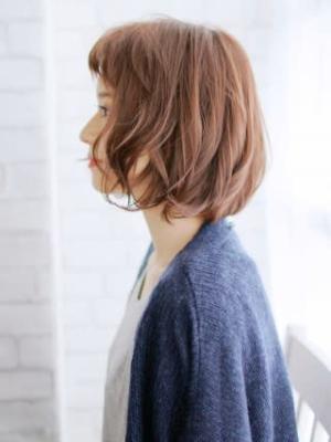 外ハネカールボブスタイル