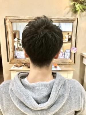 ツーブロックフェザーマッシュ ツーブロックフェザーマッシュのイメージ画像