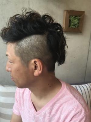 個性派刈り上げパーマ