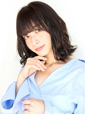 大人フェミニンくびれスタイル