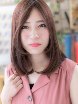 ミディアムセンターパートやわらかワンカール　大人かわいい