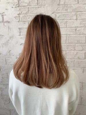 ブランジュココアベージュ色っぽふんわりミディ20代2085