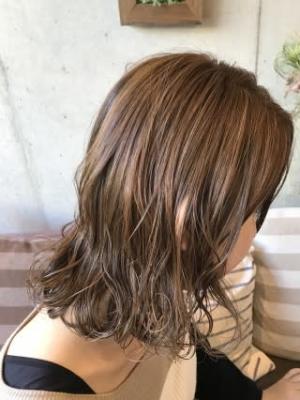 N.カラーのフォギーベージュ