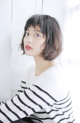 20代30代40代　奥行き感じるショートバング【烏丸】