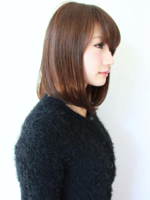 ワンレングスの大人可愛い艶ボブ