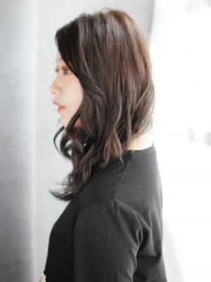 長めバングのカジュアルカールスタイル