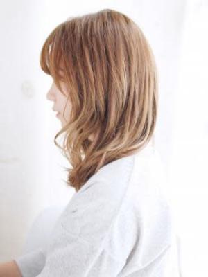 透け感ハイトーンのミックスカール