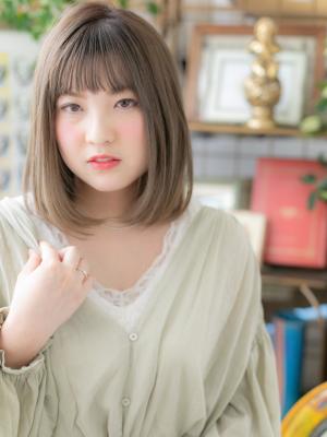 シースルーバング×グラデーションカラーツヤボブ　耳かけ