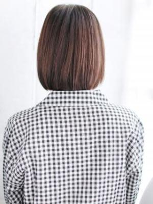 重めバングのカジュアルモードボブ