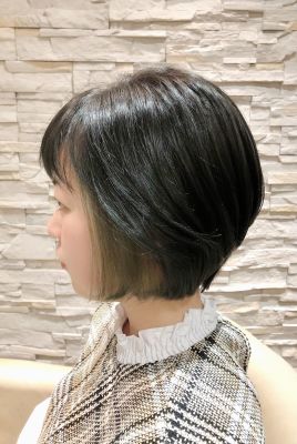 黒髪映えするマットなインナーカラー＆バリエボブ