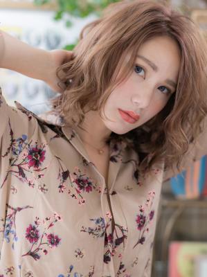 大人ラフウェーブで外国人風こなれ感　ブランジュ