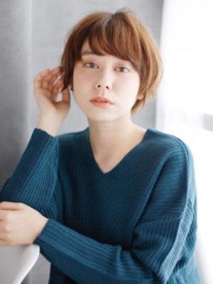ナチュラルショートボブスタイル