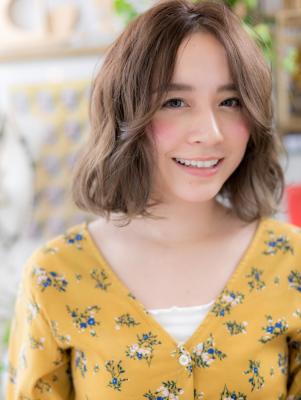 抜け感センターパート…前下がり大人ボブ　大人かわいい