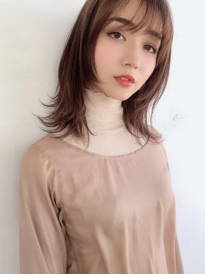 大人フェミニンレイヤー外ハネミディ